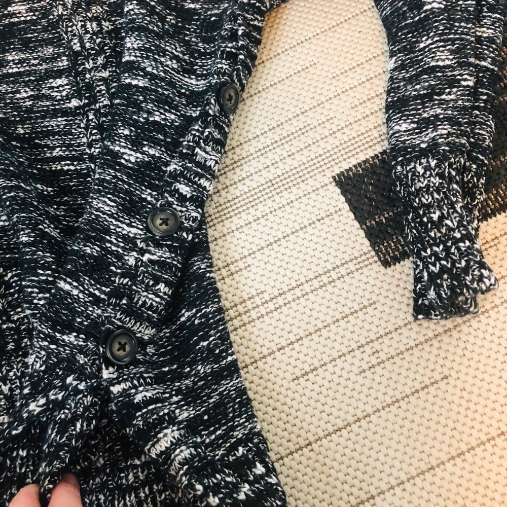 KNOX ROSE SWEATER - Picture 2 of 3